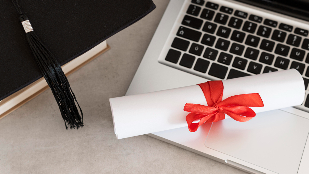 Estudiar online y conseguir un diploma universitario